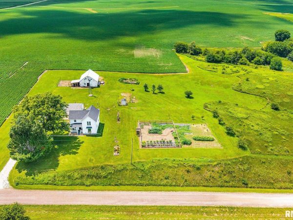 2458 KNOX RD 2300 E Road, La Fayette, IL 61449