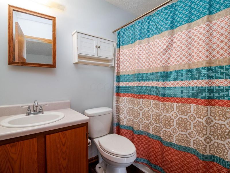 8040 Worthington Lake Drive , Westerville, OH 43081 Photo 15