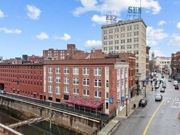 15-17-27 Kearney Sq, Unit 1-2-C1, Lowell, MA 01852