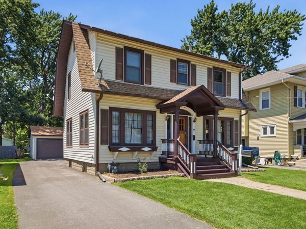 933 Lebanon Street , Aurora, IL 60505