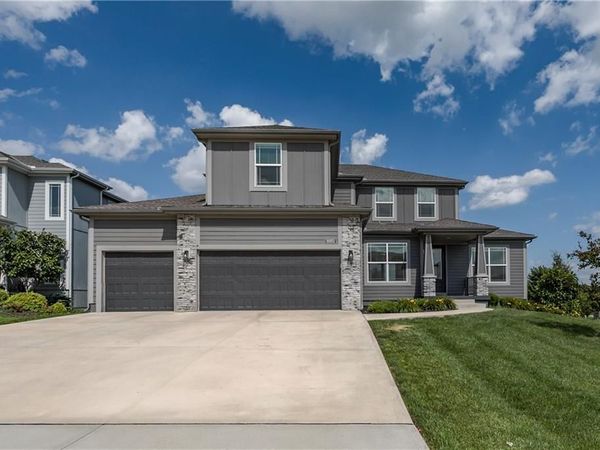 16951 S Hunter Street, Olathe, KS 66062