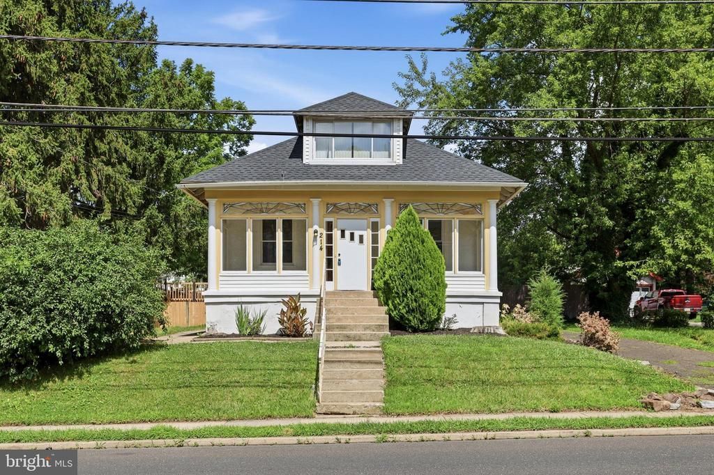 214 N HILLS AVENUE, GLENSIDE, PA 19038