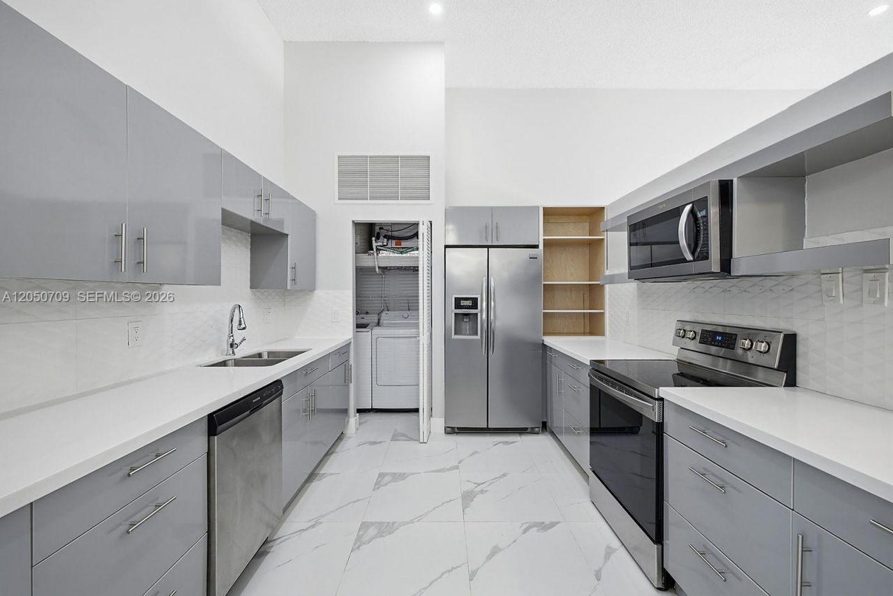 605 Leslie Dr , Hallandale Beach, FL 33009 Photo