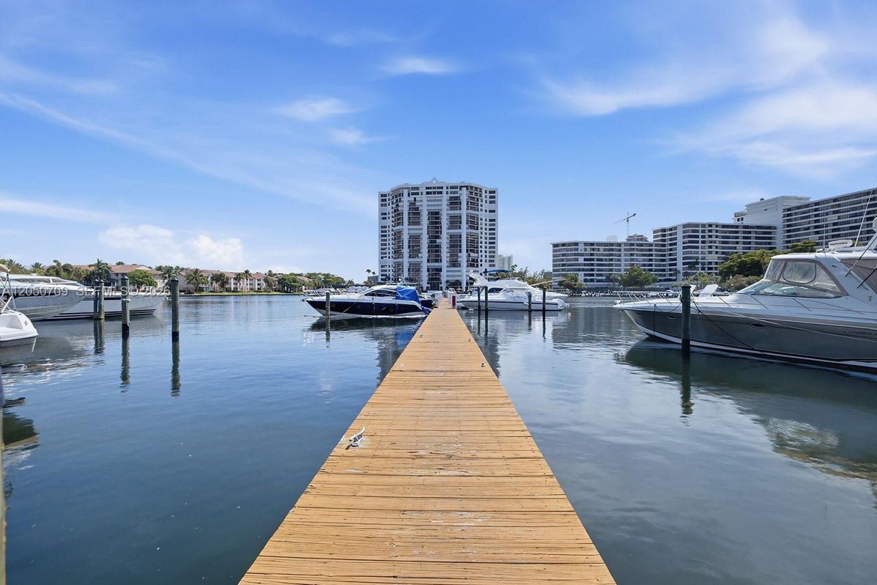 605 Leslie Dr, Hallandale Beach, FL 33009 Photo