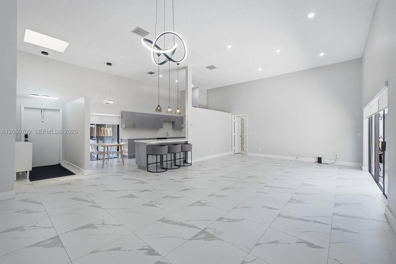 605 Leslie Dr , Hallandale Beach, FL 33009 Photo