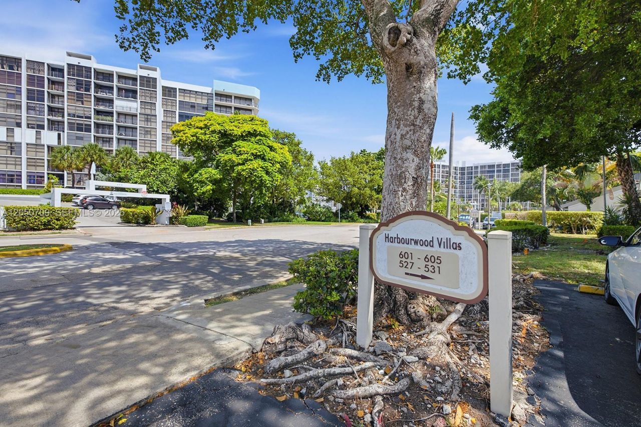 605 Leslie Dr, Hallandale Beach, FL 33009 Photo