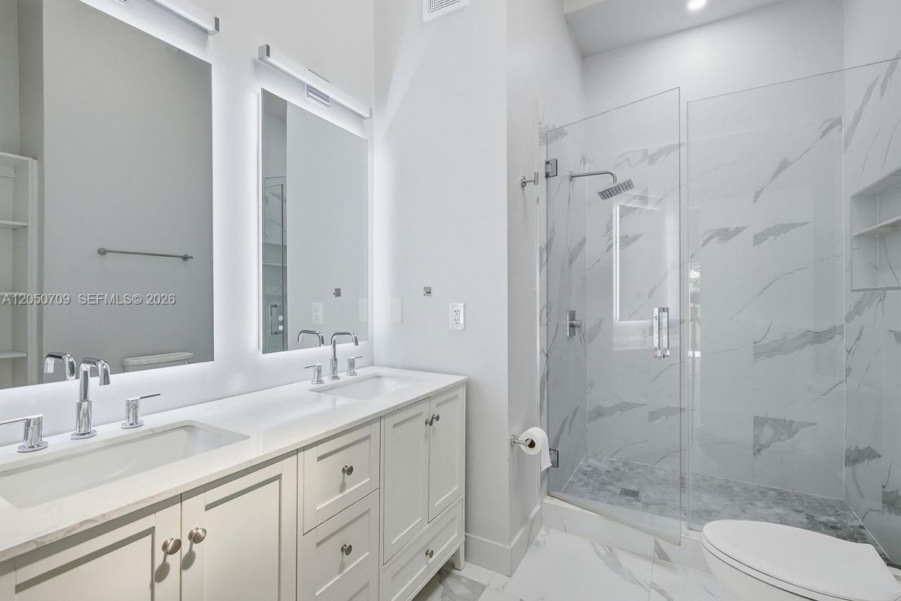 605 Leslie Dr , Hallandale Beach, FL 33009 Photo