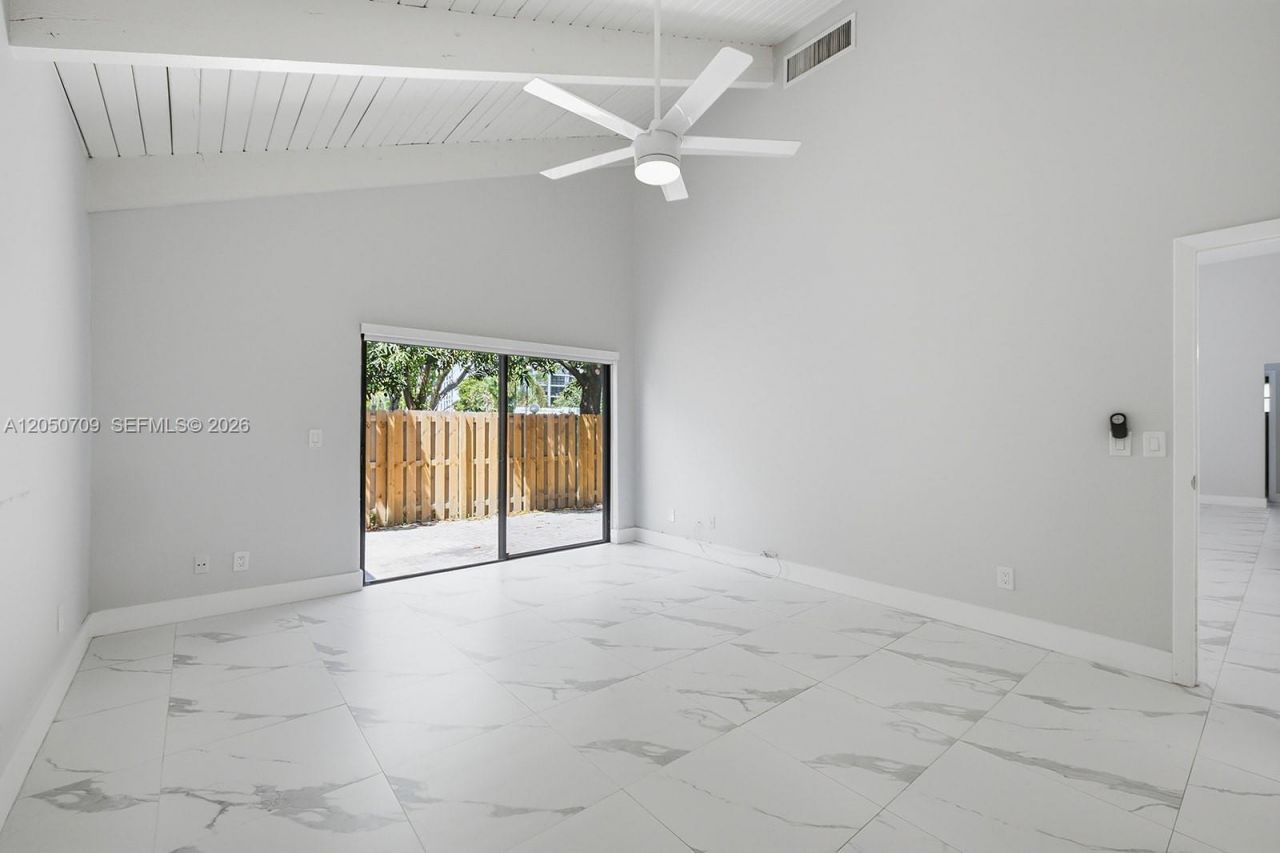 605 Leslie Dr , Hallandale Beach, FL 33009 Photo
