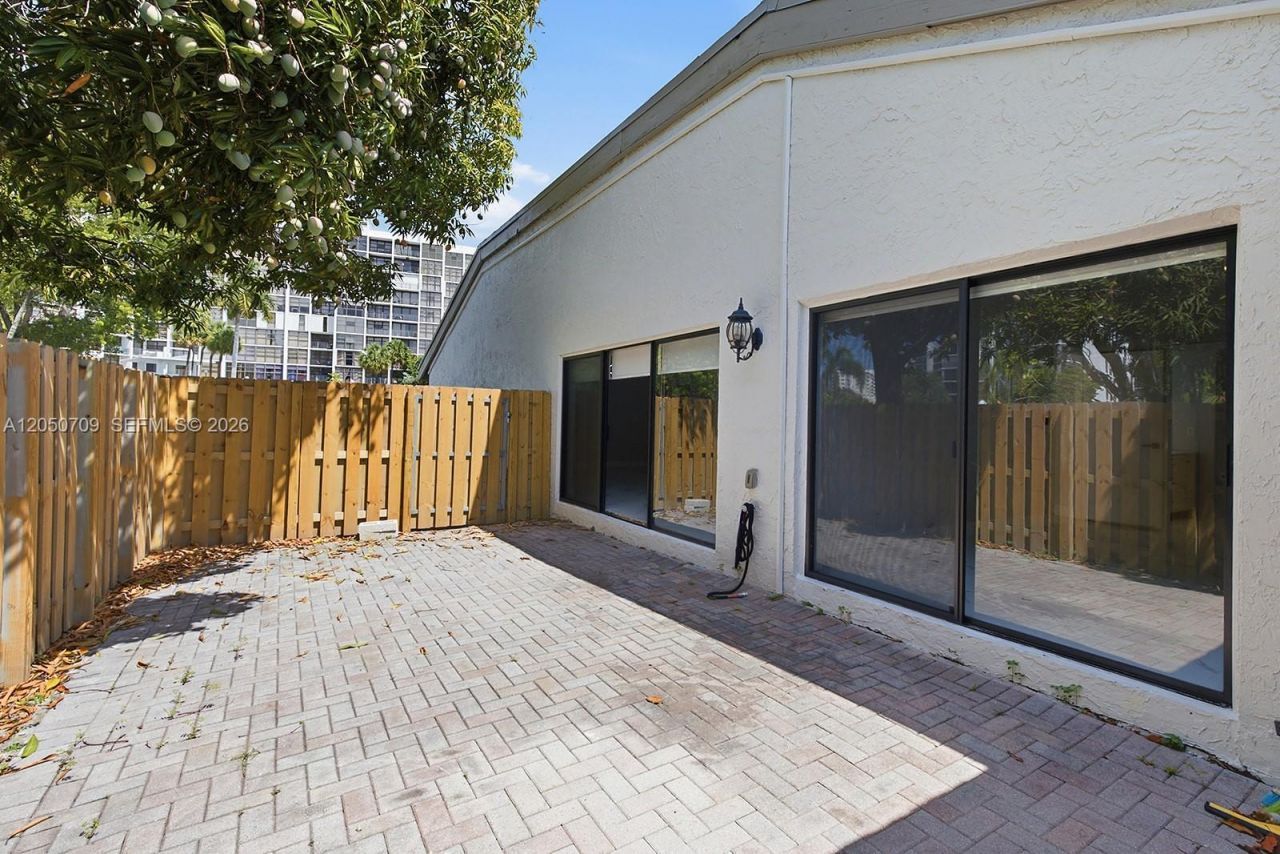 605 Leslie Dr , Hallandale Beach, FL 33009 Photo
