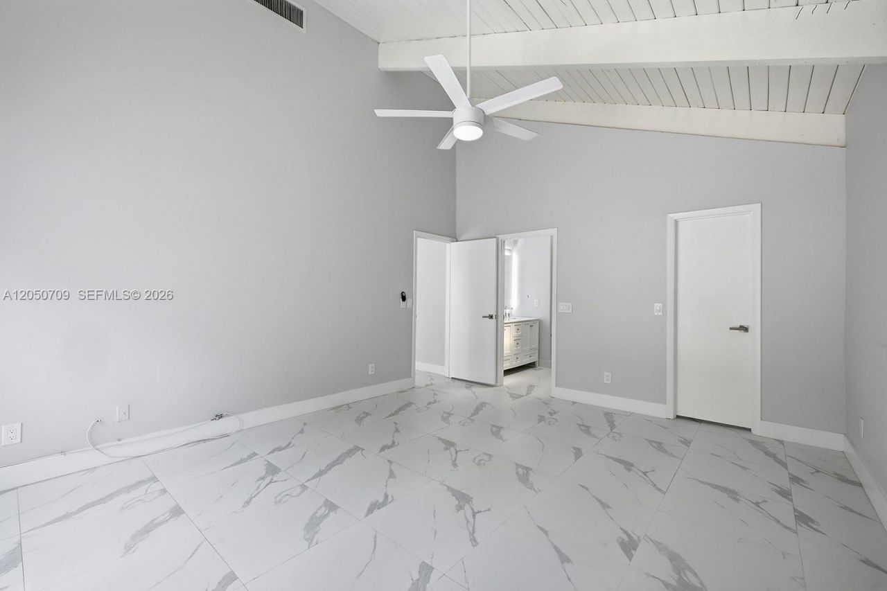 605 Leslie Dr, Hallandale Beach, FL 33009 Photo