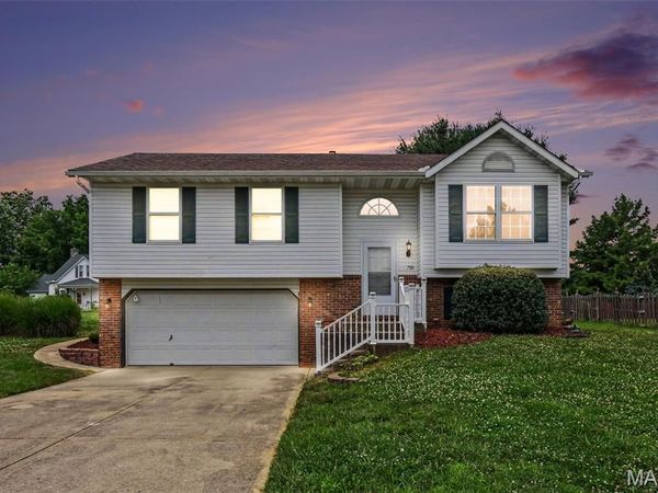 700 Copper Line Road , Maryville, IL 62062