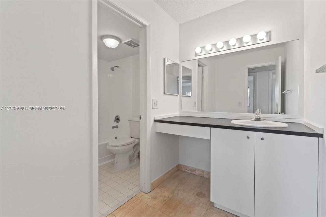 15600 SW 80th St, Unit L-203, Miami, FL 33193 Photo