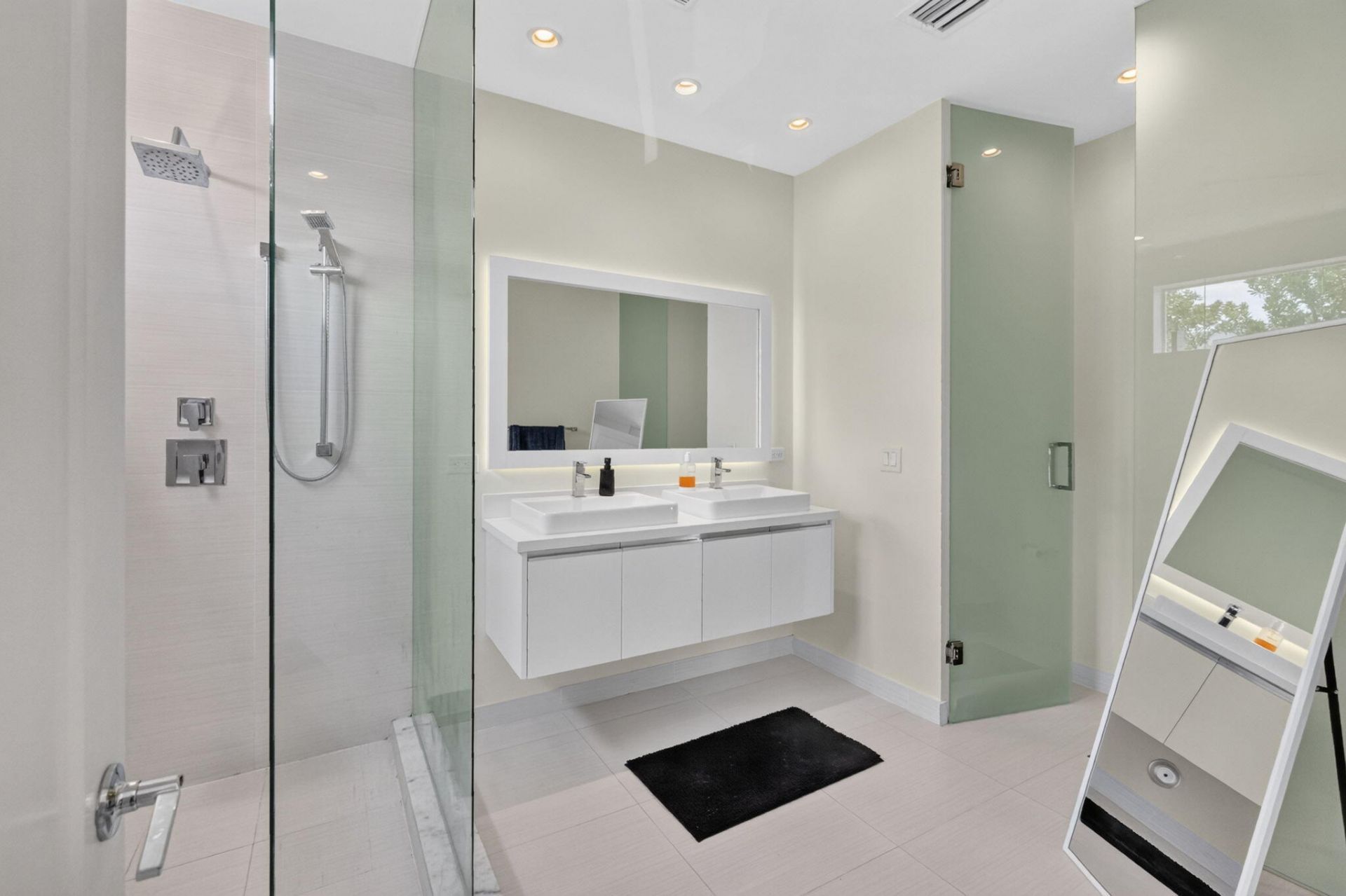 6461 NW 103rd Passage, Doral, FL 33178 Photo