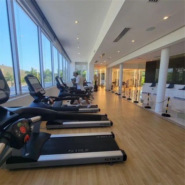 6461 NW 103rd Passage, Doral, FL 33178 Photo