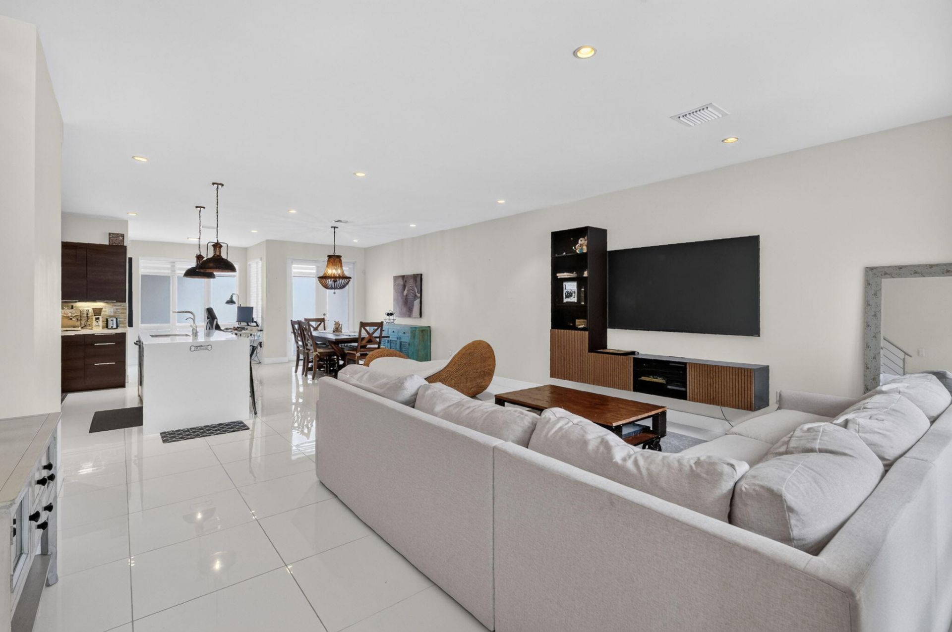 6461 NW 103rd Passage, Doral, FL 33178 Photo