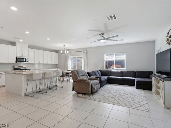 7017 Fossil Rim Street , North Las Vegas, NV 89084