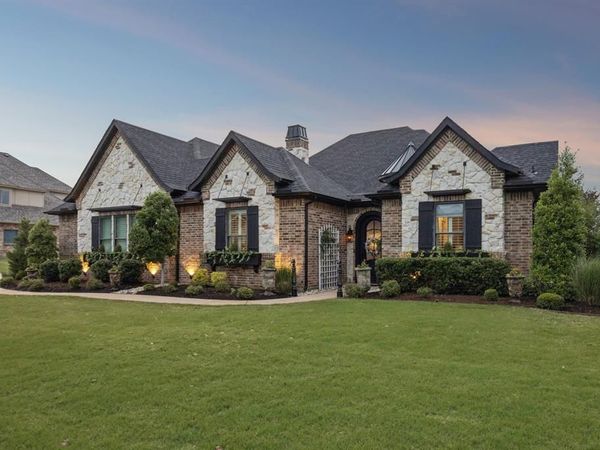 105 Eagles Peak Lane, Double Oak, TX 75077