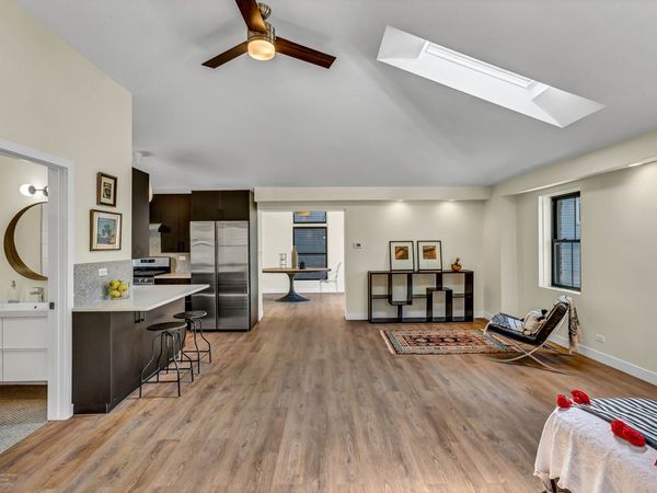 3752 N Magnolia Avenue , Unit COACH, Chicago, IL 60613
