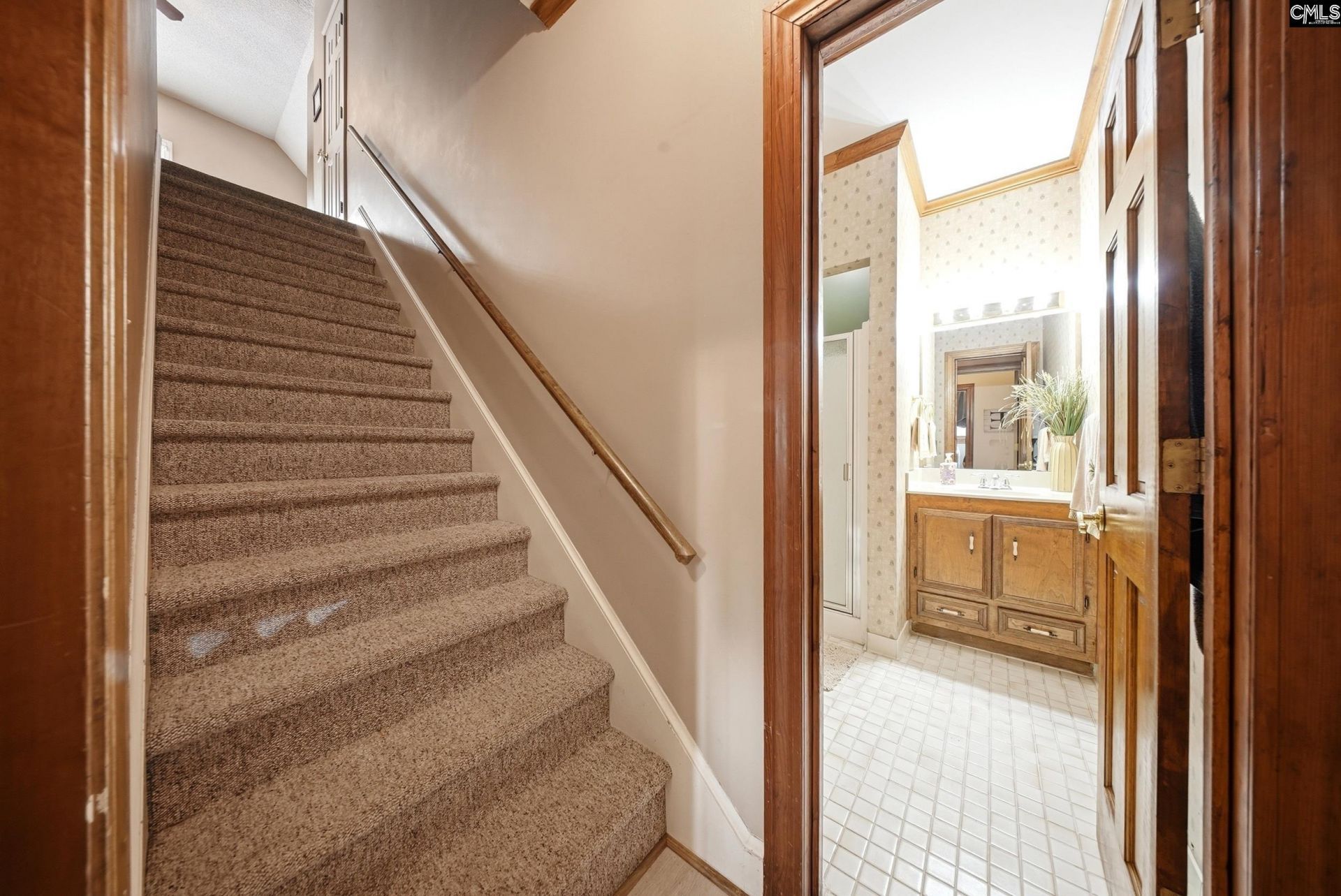 312 Columbia Club Drive E Photo 18
