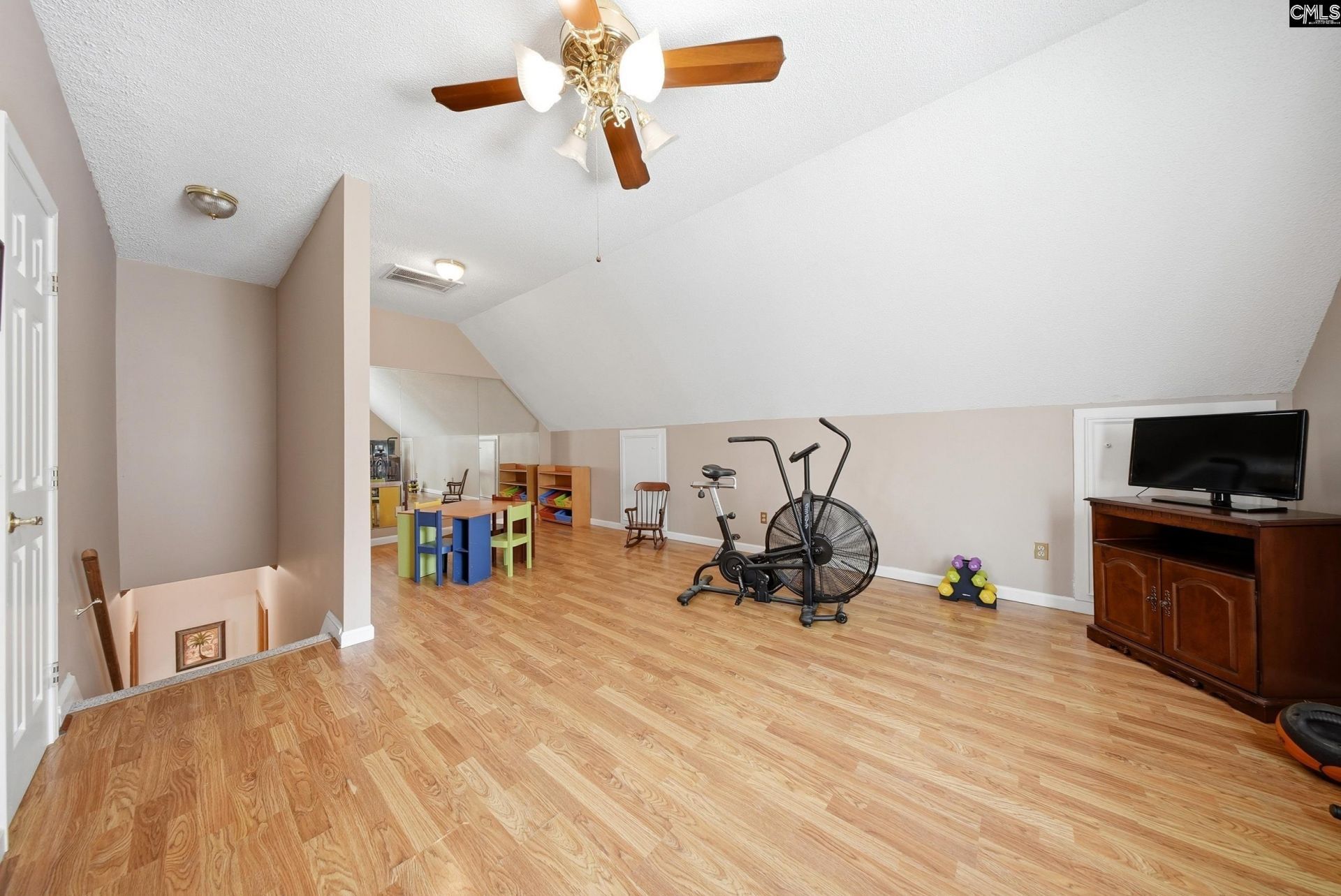 312 Columbia Club Drive E Photo 19