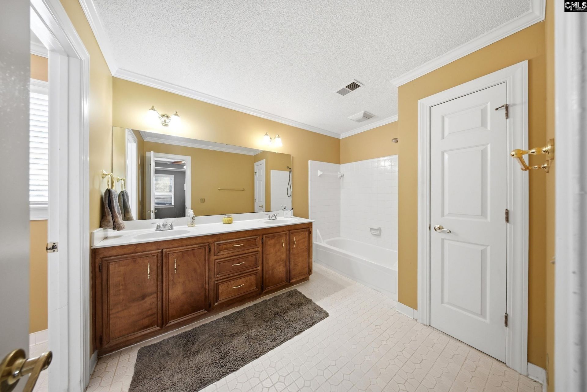 312 Columbia Club Drive E Photo 25