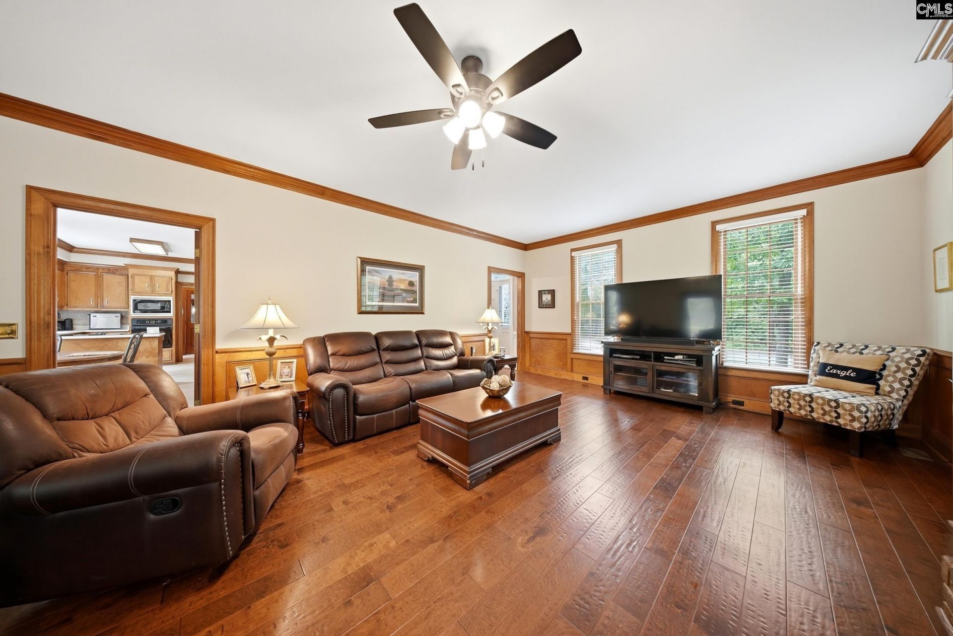 312 Columbia Club Drive E Photo 6