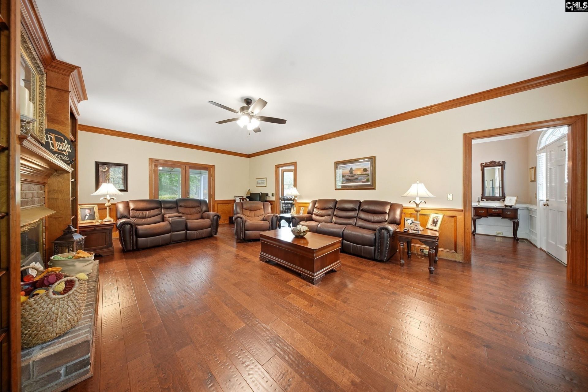 312 Columbia Club Drive E Photo 7