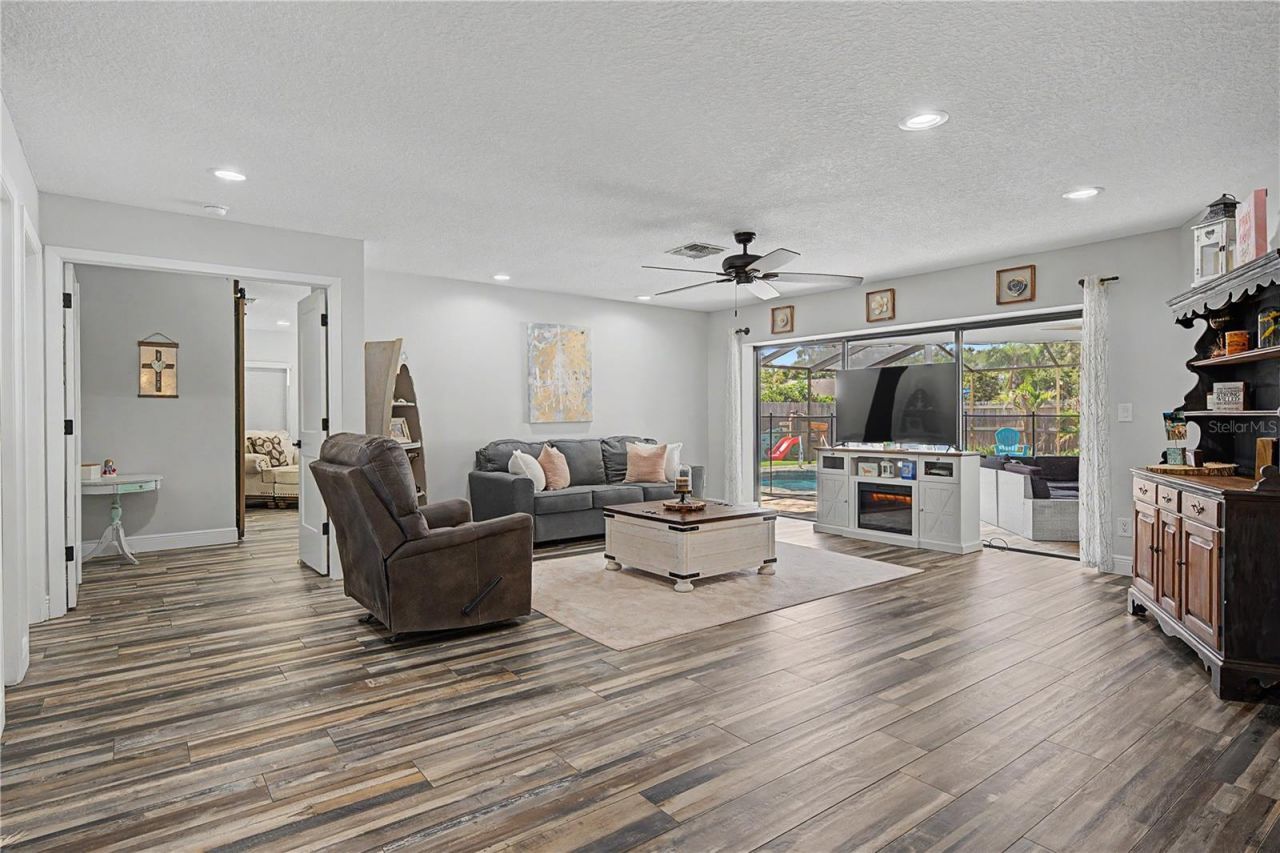 2717 Redford Court E, Clearwater, FL 33761 Photo