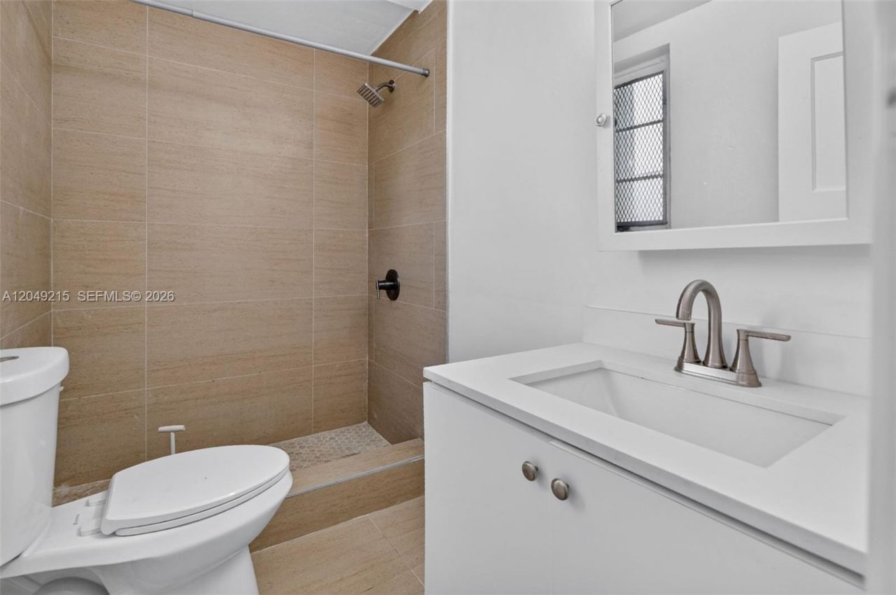 3205 NW 3rd St , Unit 3205, Miami, FL 33125 Photo