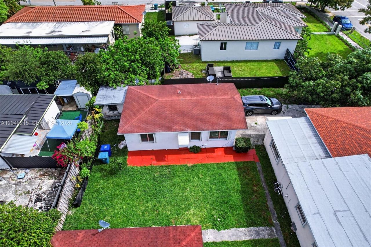 3205 NW 3rd St , Unit 3205, Miami, FL 33125 Photo