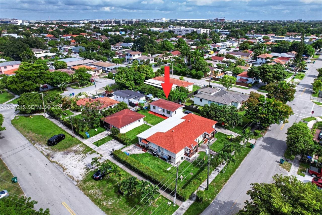 3205 NW 3rd St , Unit 3205, Miami, FL 33125 Photo