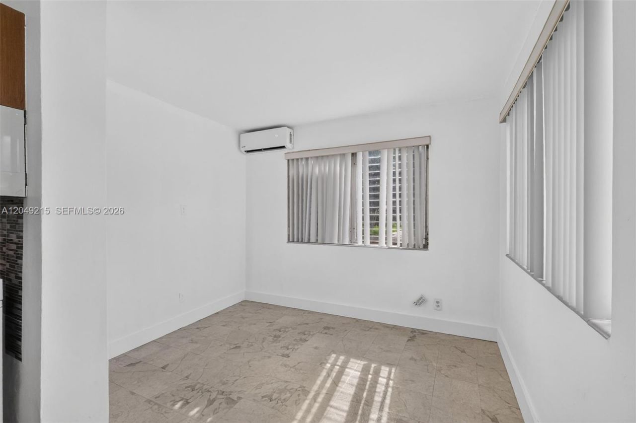 3205 NW 3rd St , Unit 3205, Miami, FL 33125 Photo