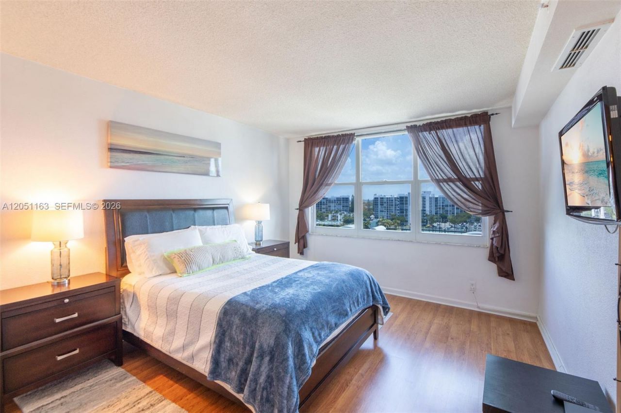2501 S Ocean Dr , Unit 828, Hollywood, FL 33019 Photo