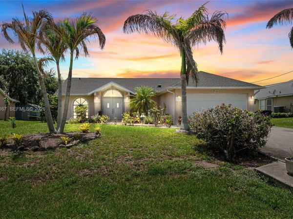 3257 SE Pinto St, Port St. Lucie, FL 34984