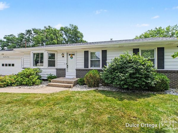 2700 Pohens Avenue NW, Grand Rapids, MI 49544