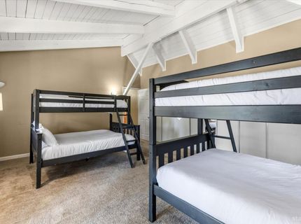1940 Apache Avenue, South Lake Tahoe, CA 96150 Photo