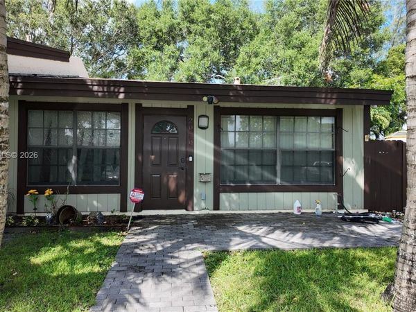 2070 Sweet Gum Ave , Pembroke Pines, FL 33026