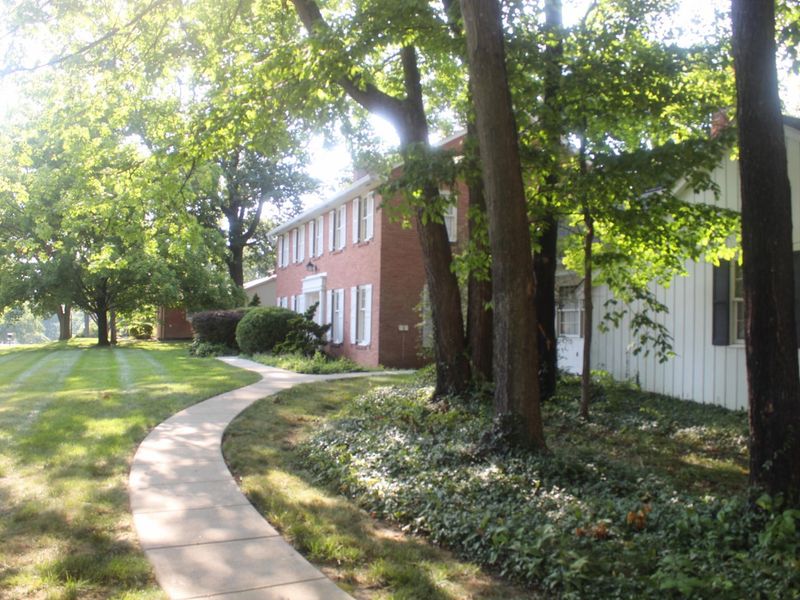 6010 Forestview Drive, Columbus, OH 43213 Photo 2
