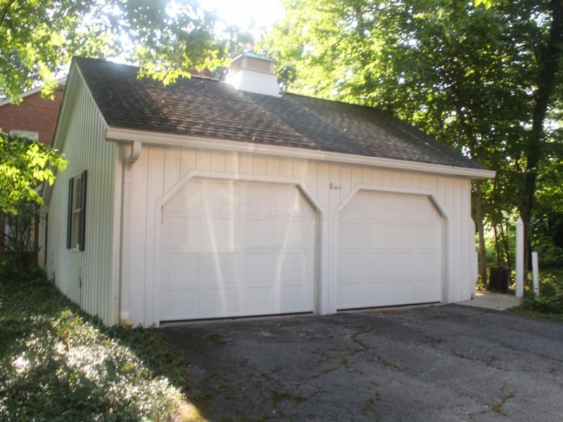 6010 Forestview Drive, Columbus, OH 43213 Photo 3