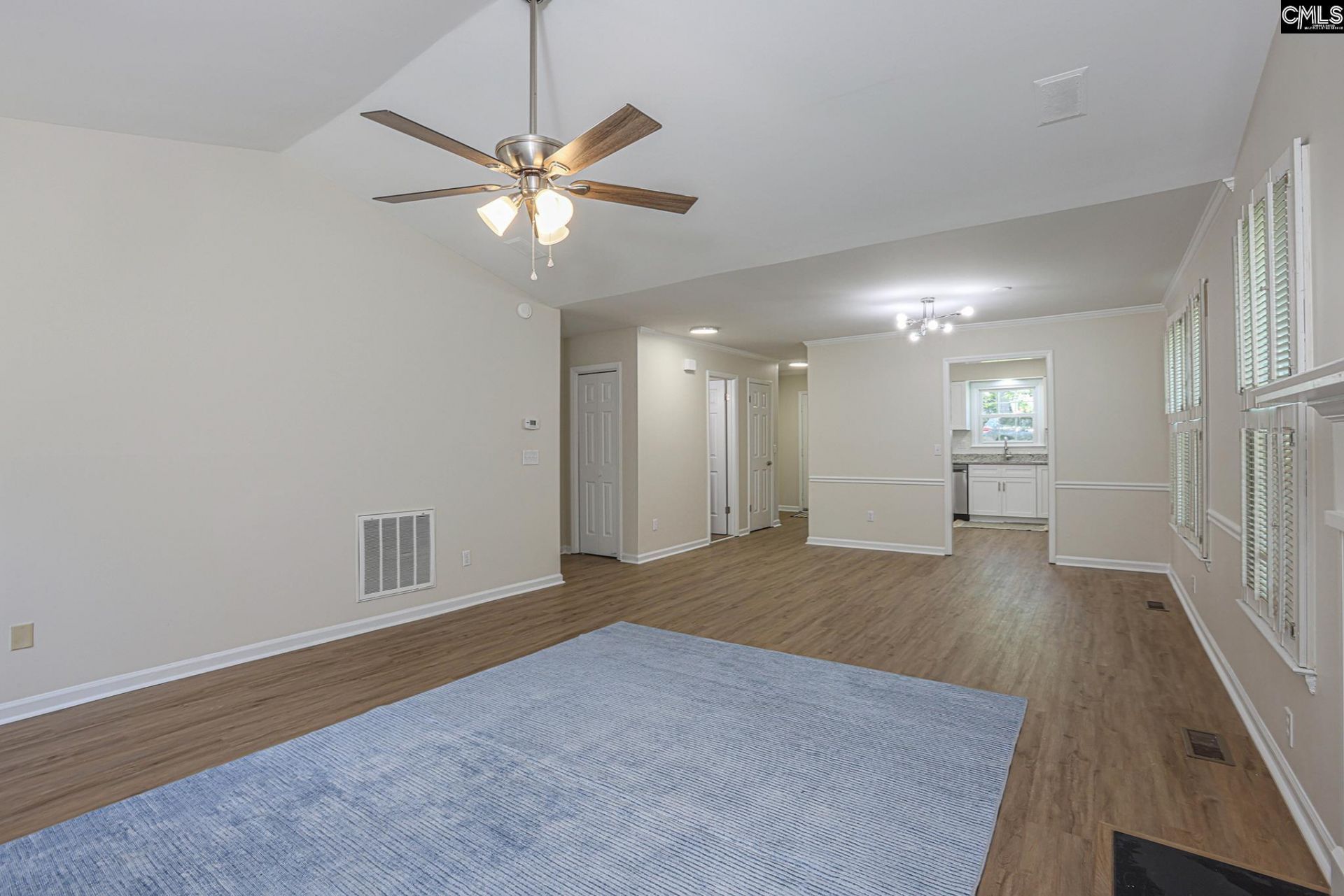 76 N Lake Pointe Drive  Photo 21
