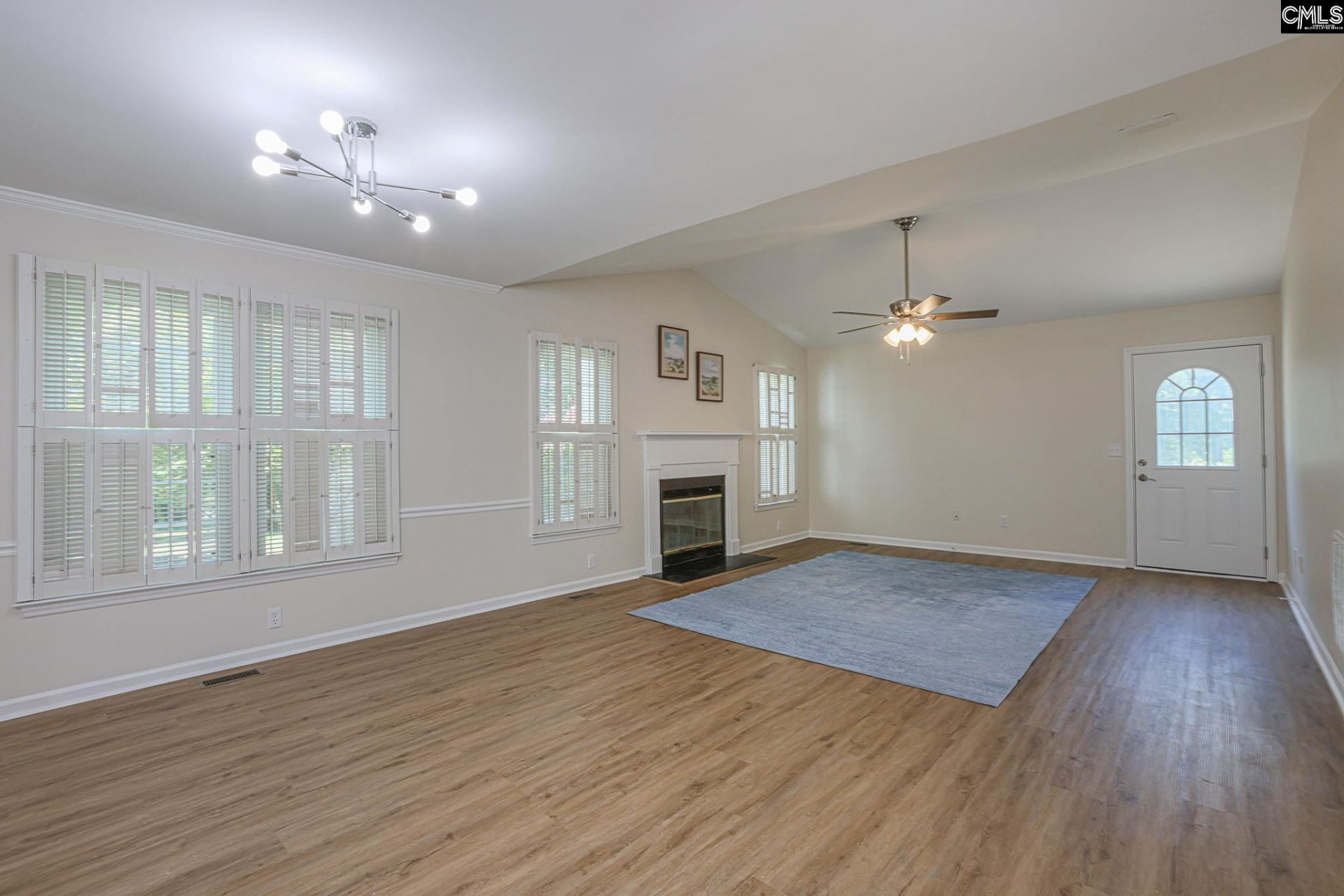 76 N Lake Pointe Drive  Photo 23
