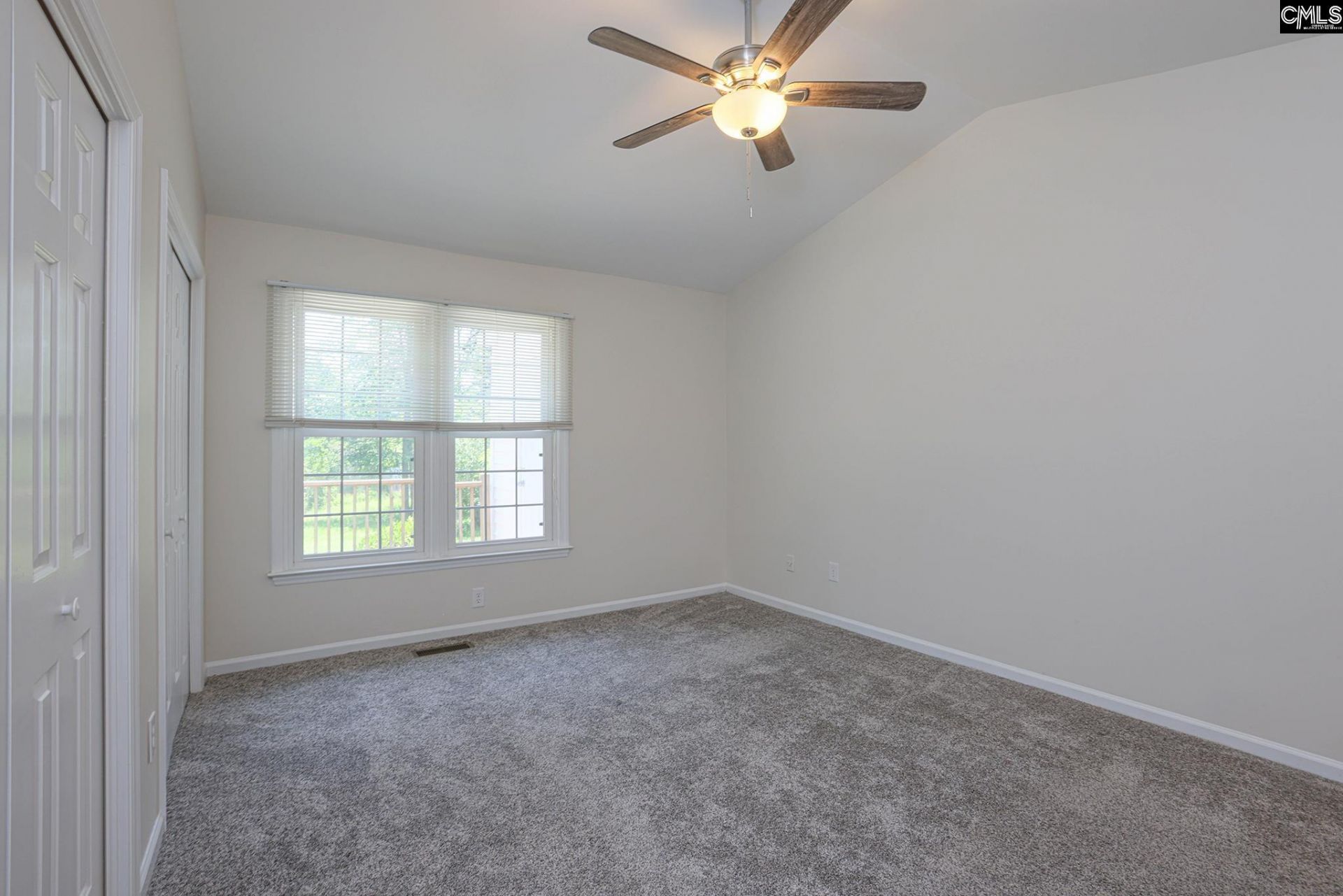 76 N Lake Pointe Drive  Photo 24