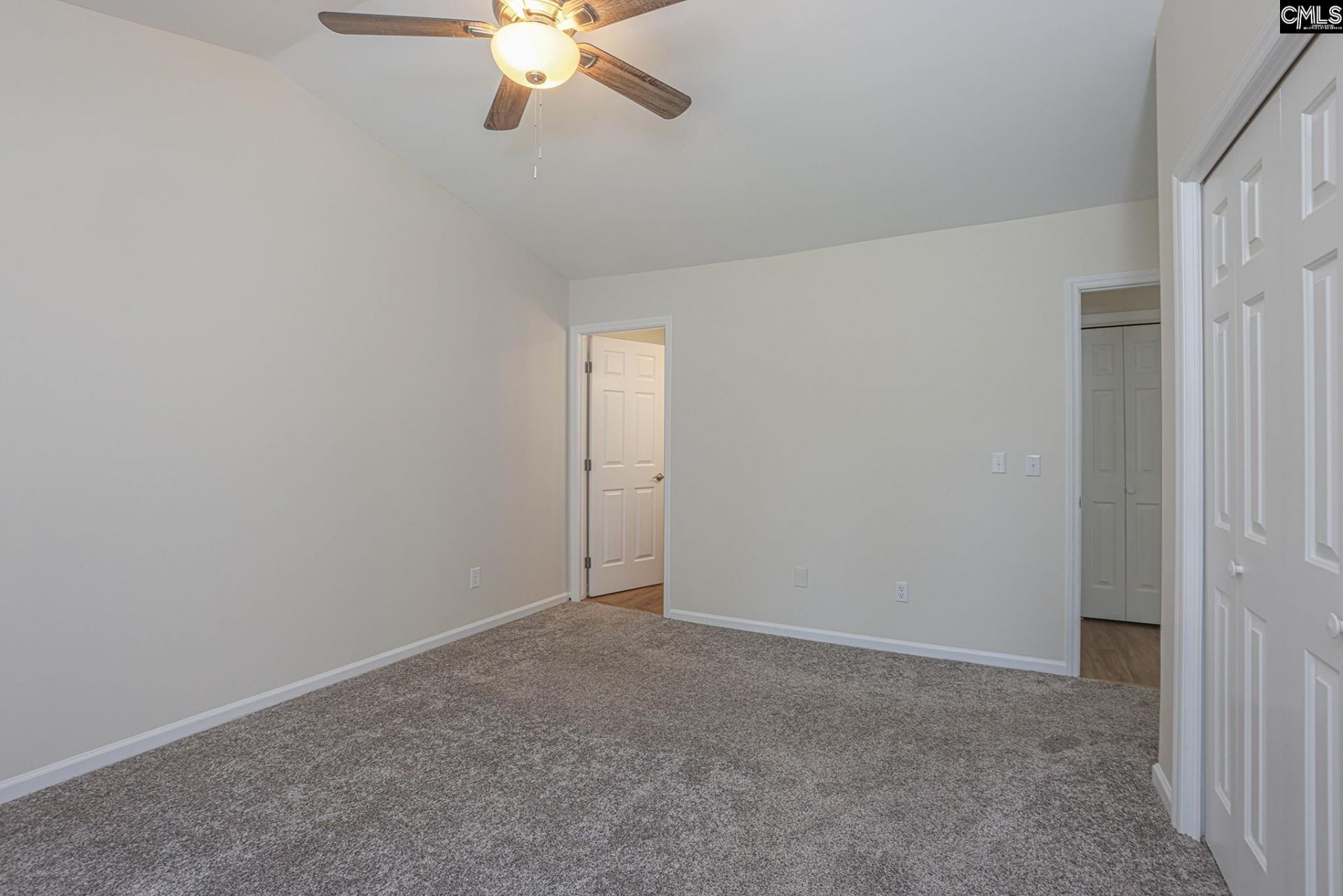 76 N Lake Pointe Drive Photo 25