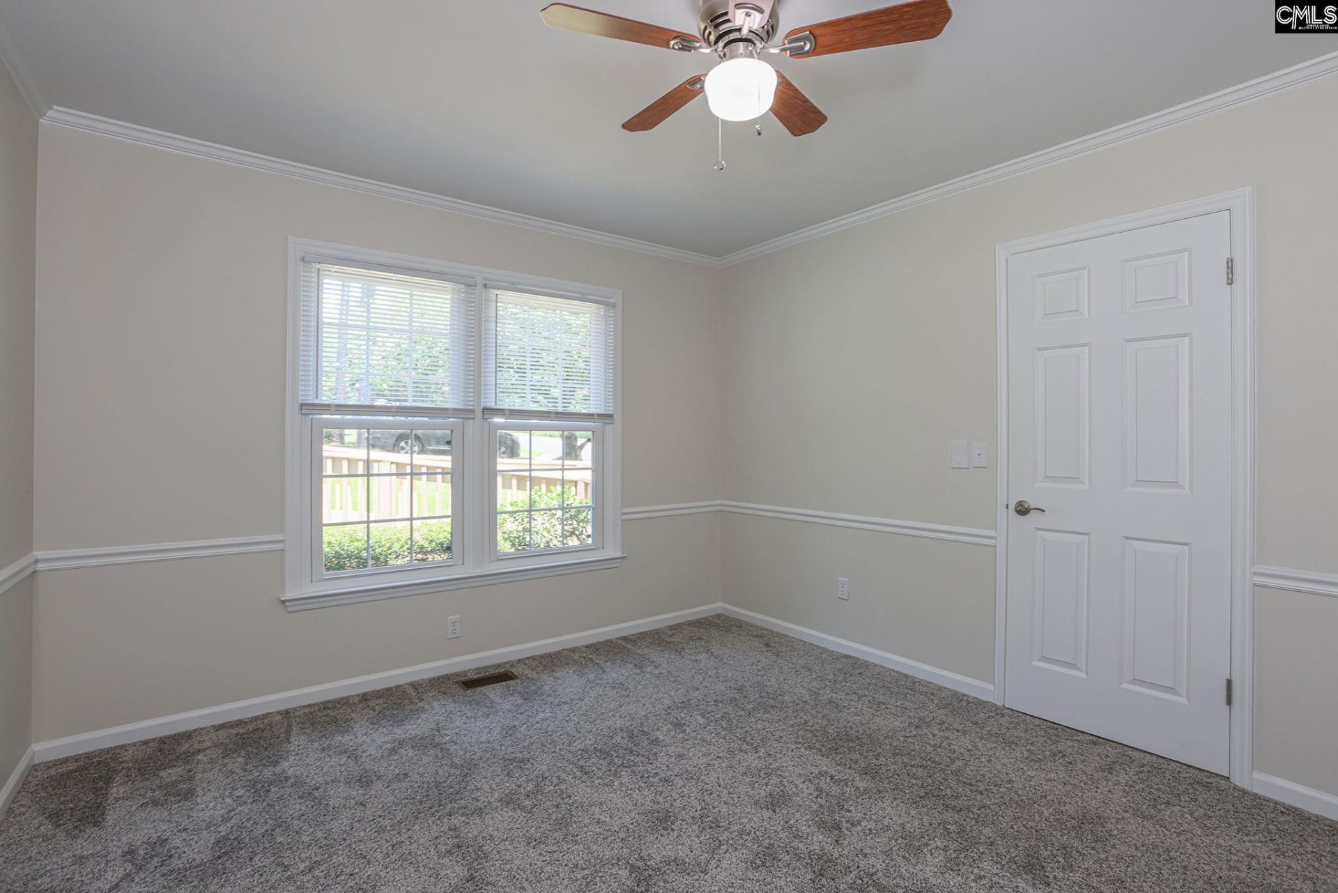 76 N Lake Pointe Drive  Photo 33