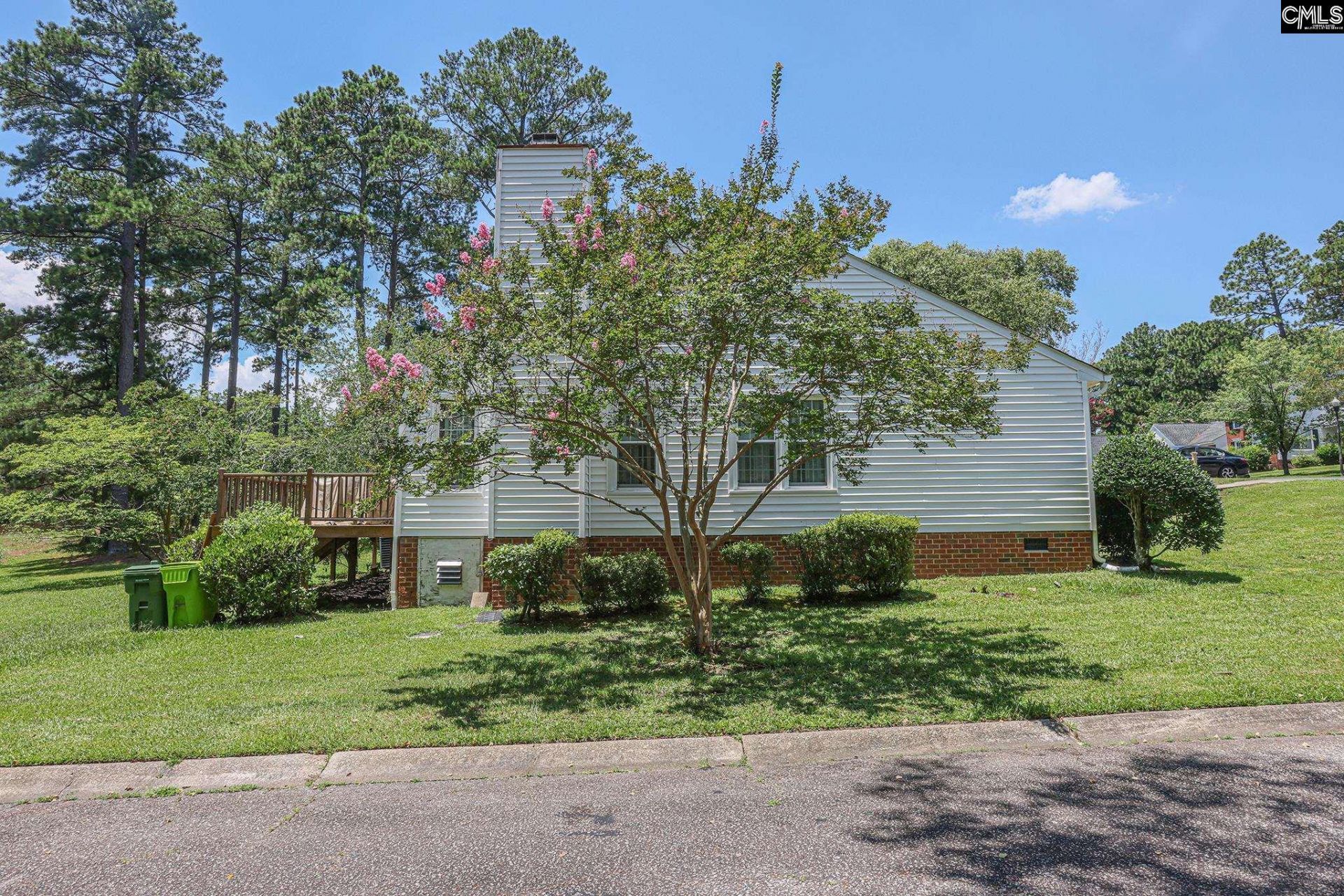 76 N Lake Pointe Drive Photo 4