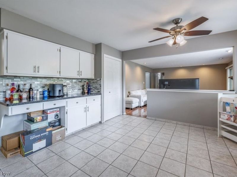 6966 Anthony Lane, Parma Heights, OH 44130 Photo 10