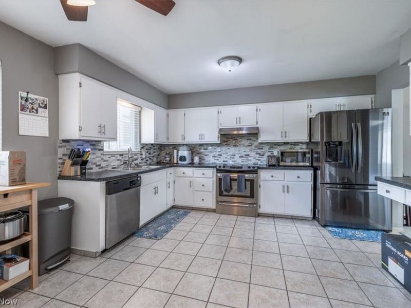 6966 Anthony Lane, Parma Heights, OH 44130 Photo 9