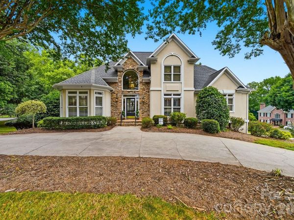 308 41st Avenue Place NW, Hickory, NC 28601