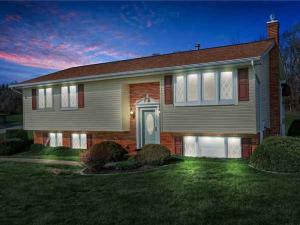 1123 Brookshire Dr, New Castle, PA 16101