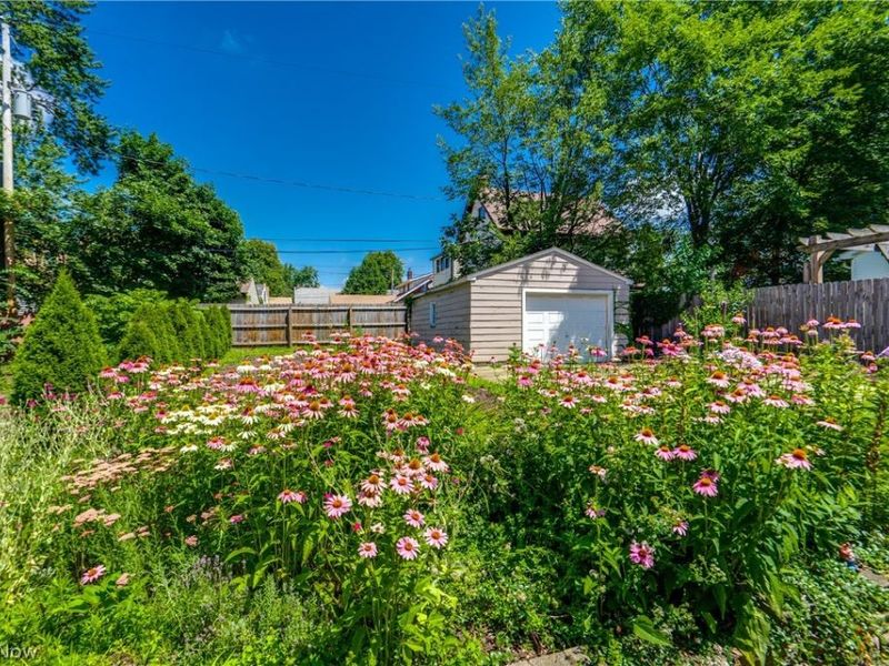 391 Reed Avenue, Akron, OH 44301 Photo 3